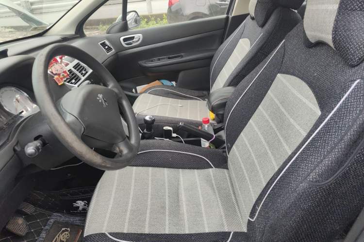 Used Peugeot 307 2010 Sedan 1.6L Manual Comfort Edition Left Front Seat