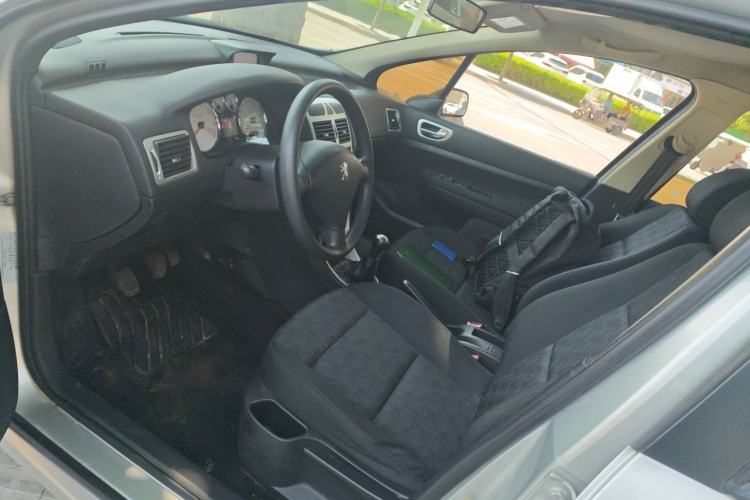 Used Peugeot 307 2010 Sedan 1.6L Manual Comfort Edition Left Front Seat