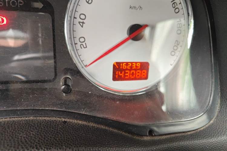 Used Peugeot 307 2010 Hatchback 1.6L Manual Comfort Edition Odometer Close Up