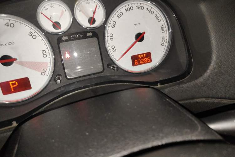Used Peugeot 307 2010 Hatchback 1.6L Manual Comfort Edition Odometer Close Up