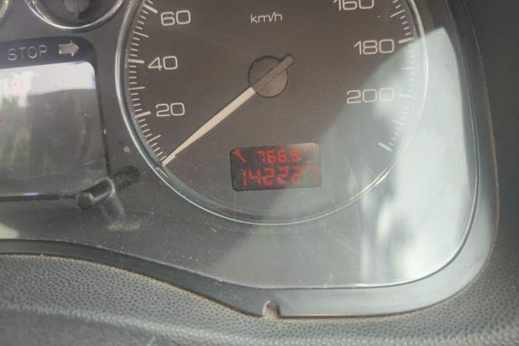 Used Peugeot 307 2010 Sedan 1.6L Manual Comfort Edition Odometer Close Up