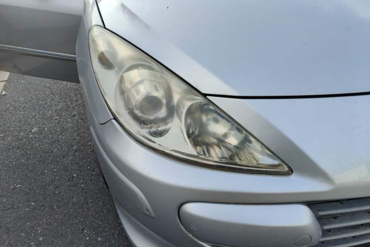 Used Peugeot 307 2010 Hatchback 1.6L Manual Comfort Edition Right Front Headlight