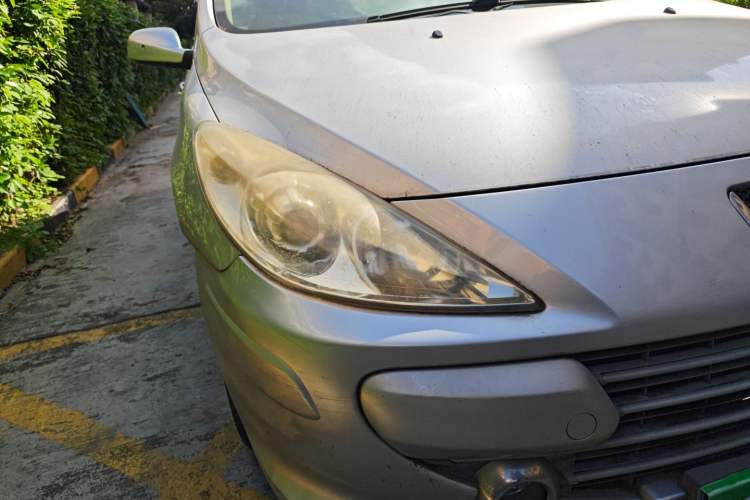 Used Peugeot 307 2010 Sedan 1.6L Automatic Comfort Edition Right Front Headlight