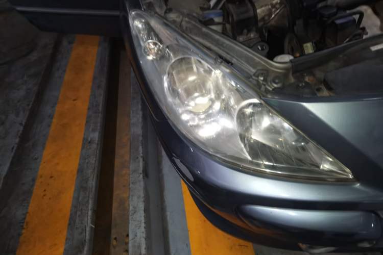 Used Peugeot 307 2010 Sedan 1.6L Manual Comfort Edition Right Front Headlight