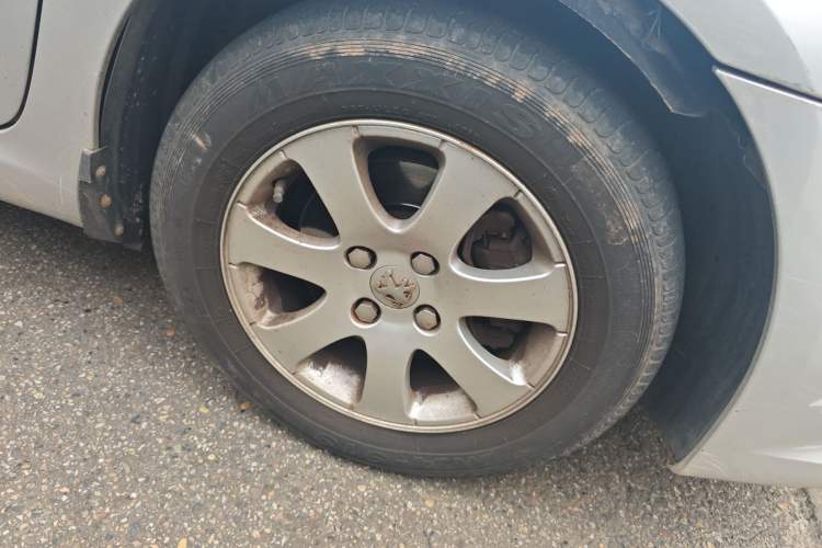 Used Peugeot 307 2010 Hatchback 1.6L Manual Comfort Edition Right Front Wheel Hub