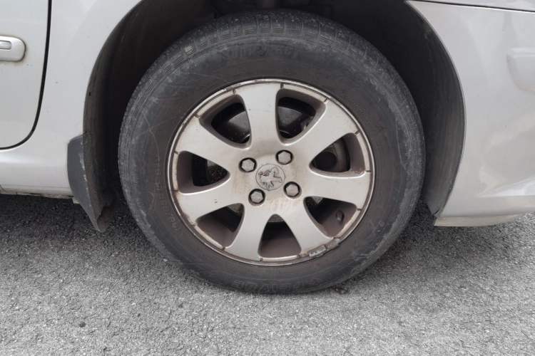 Used Peugeot 307 2010 Sedan 1.6L Automatic Comfort Edition Right Front Wheel Hub
