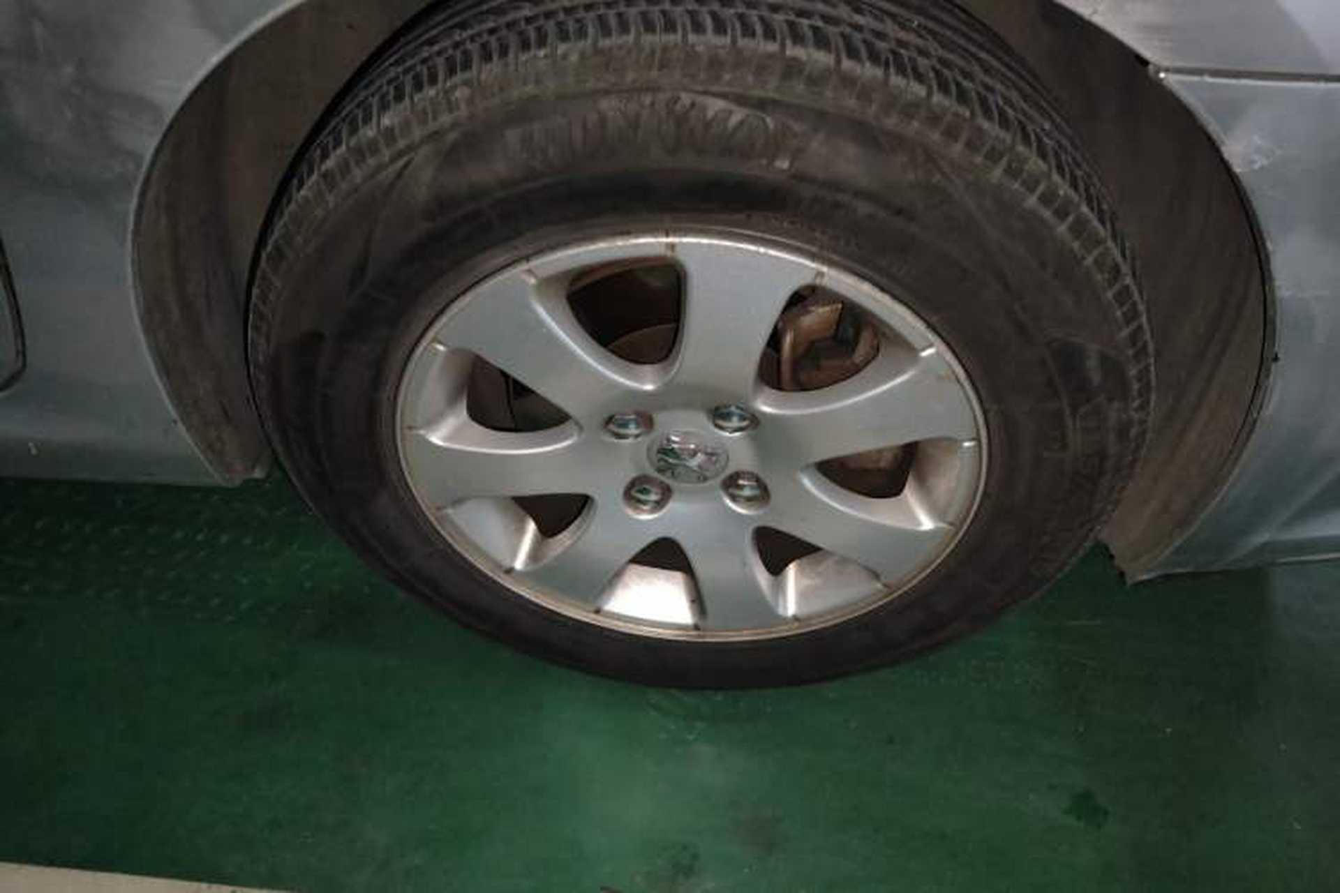 Used Peugeot 307 2010 Hatchback 1.6L Manual Comfort Edition Right Front Wheel Hub