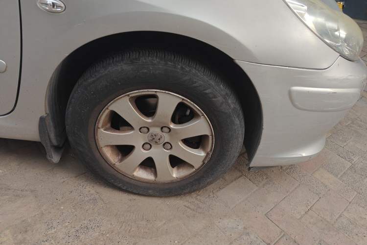 Used Peugeot 307 2010 Hatchback 1.6L Automatic Comfort Edition Right Front Wheel Hub