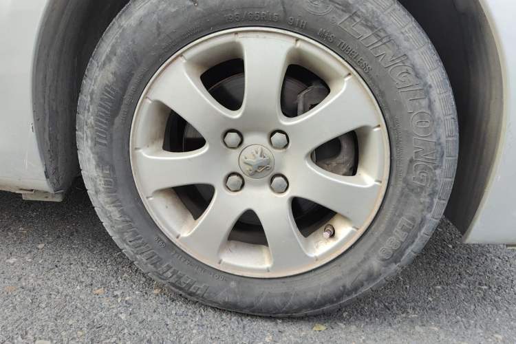 Used Peugeot 307 2010 Hatchback 1.6L Manual Comfort Edition Right Front Wheel Hub