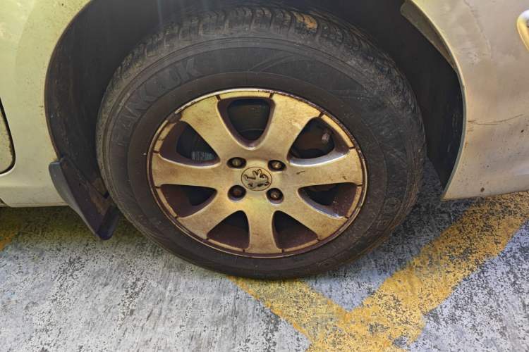 Used Peugeot 307 2010 Sedan 1.6L Automatic Comfort Edition Right Front Wheel Hub