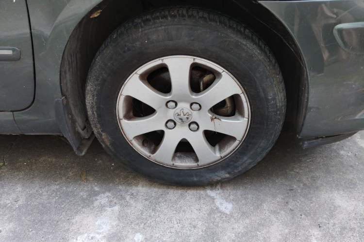 Used Peugeot 307 2010 Hatchback 1.6L Manual Comfort Edition Right Front Wheel Hub