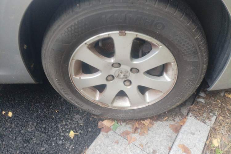Used Peugeot 307 2010 Hatchback 1.6L Automatic Comfort Edition Right Front Wheel Hub