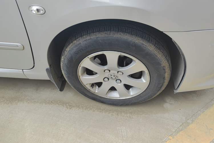 Used Peugeot 307 2010 Hatchback 1.6L Automatic Comfort Edition Right Front Wheel Hub