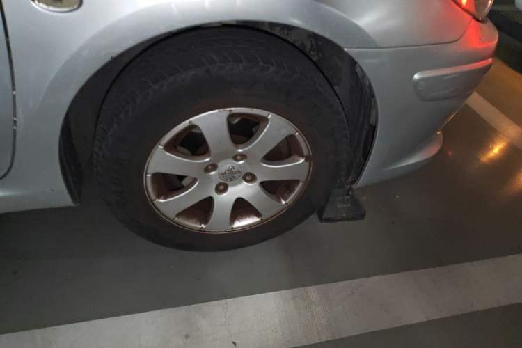Used Peugeot 307 2010 Hatchback 1.6L Manual Comfort Edition Right Front Wheel Hub