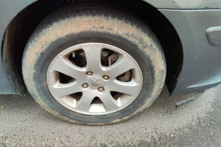 Used Peugeot 307 2010 Sedan 1.6L Manual Comfort Edition Right Front Wheel Hub