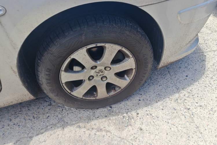 Used Peugeot 307 2010 Sedan 1.6L Manual Comfort Edition Right Front Wheel Hub