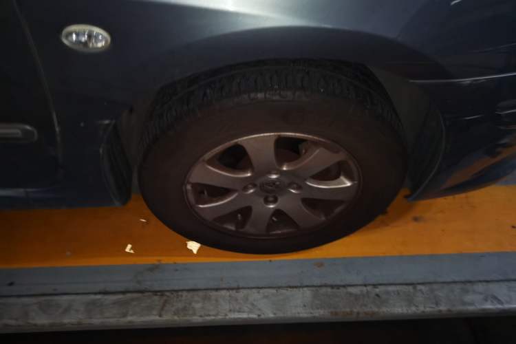Used Peugeot 307 2010 Sedan 1.6L Manual Comfort Edition Right Front Wheel Hub