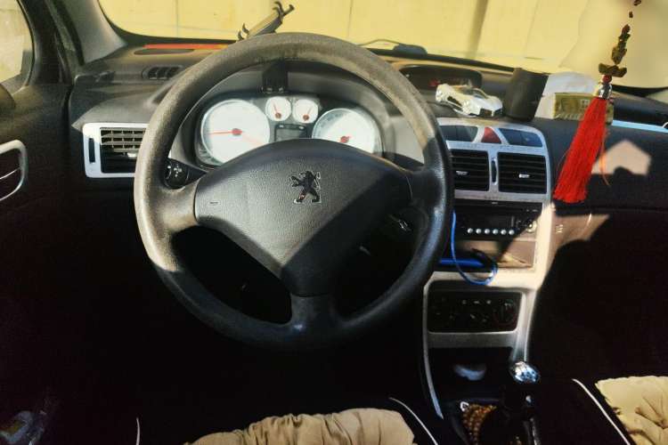 Used Peugeot 307 2010 Hatchback 2.0L Manual Comfort Edition Steering Wheel