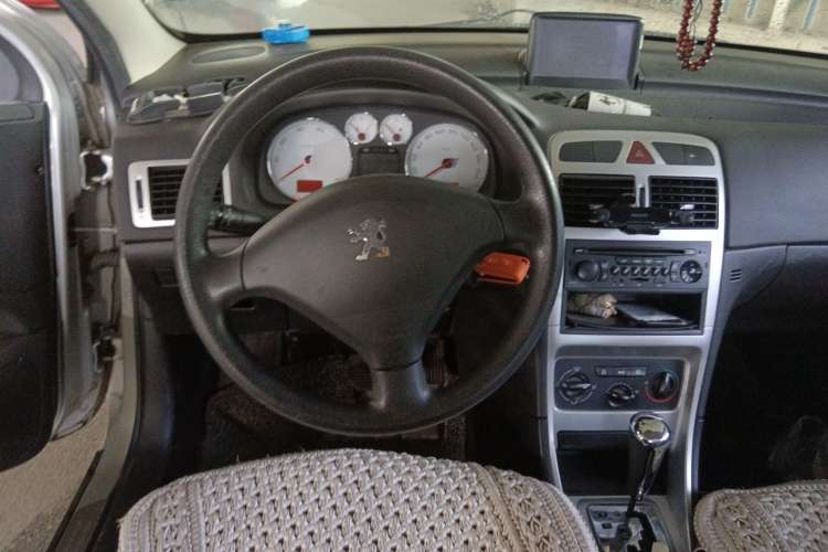 Used Peugeot 307 2010 Hatchback 1.6L Automatic Comfort Edition Steering Wheel