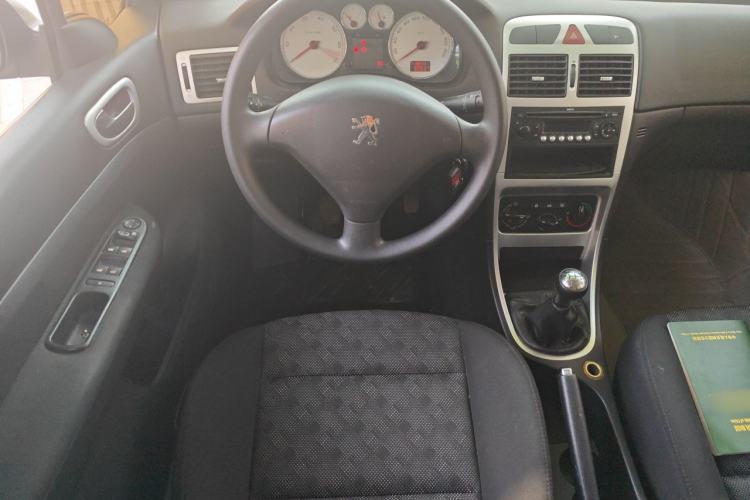 Used Peugeot 307 2010 Sedan 1.6L Manual Comfort Edition Steering Wheel