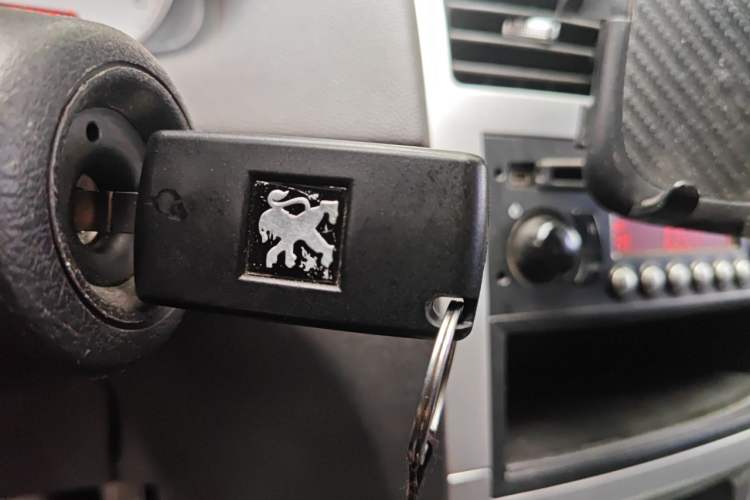 Used Peugeot 307 2010 Hatchback 1.6L Manual Comfort Edition Vehicle Key