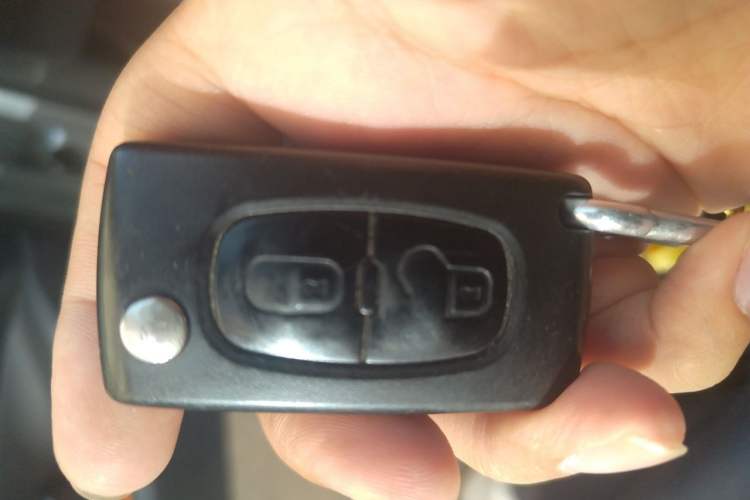 Used Peugeot 307 2010 Sedan 1.6L Manual Comfort Edition Vehicle Key