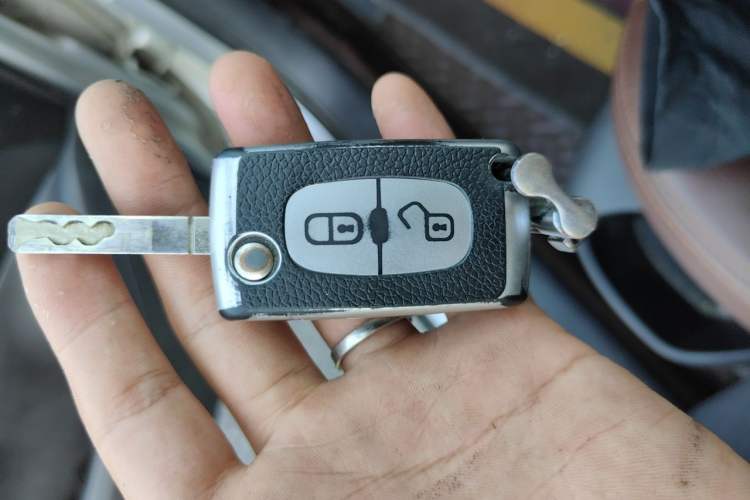 Used Peugeot 307 2010 Hatchback 1.6L Manual Comfort Edition Vehicle Key