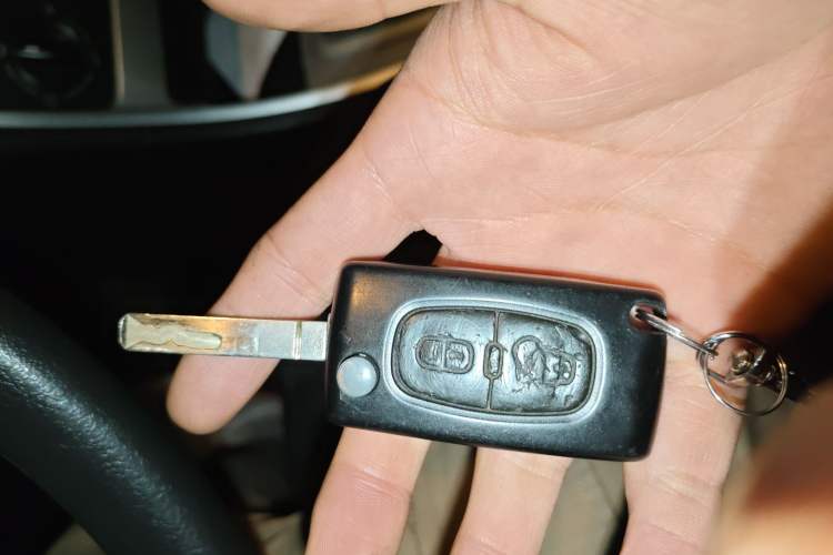 Used Peugeot 307 2010 Sedan 1.6L Automatic Luxury Edition Vehicle Key