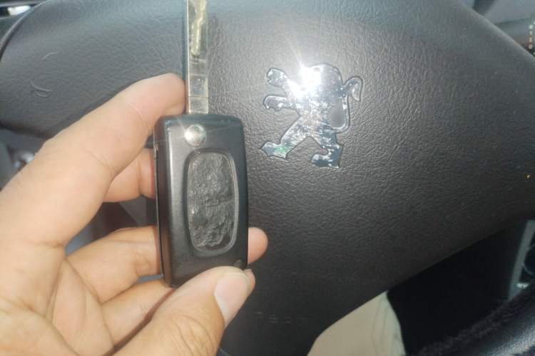 Used Peugeot 307 2010 Hatchback 1.6L Automatic Comfort Edition Vehicle Key