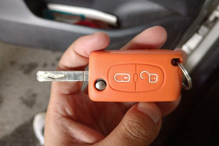 Used Peugeot 307 2010 Hatchback 1.6L Automatic Comfort Edition Vehicle Key