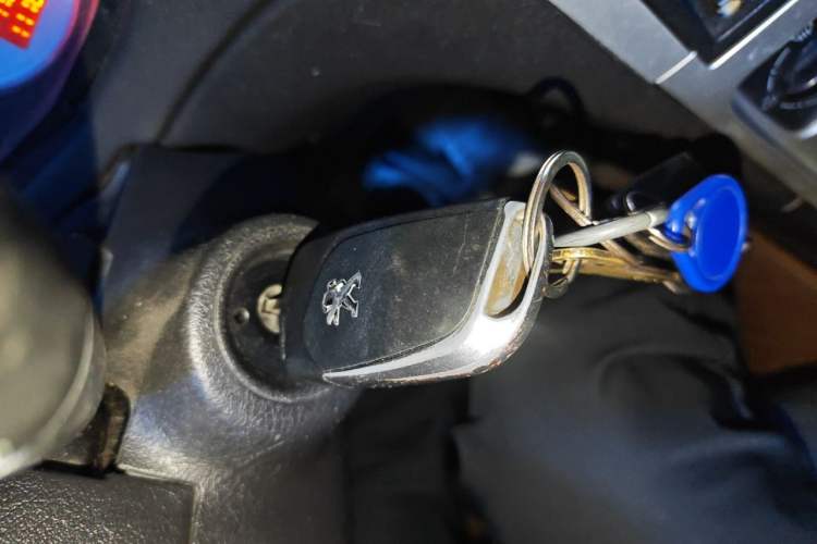 Used Peugeot 307 2010 Hatchback 1.6L Manual Comfort Edition Vehicle Key