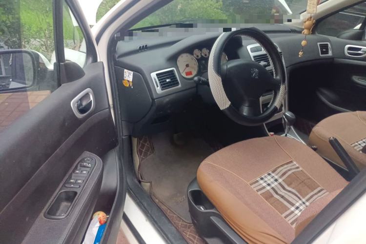 Used Peugeot 307 2010 Hatchback 1.6L Automatic Comfort Edition Driver Seat