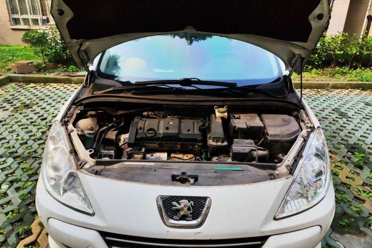 Used Peugeot 307 2010 Hatchback 1.6L Automatic Comfort Edition Engine Bay