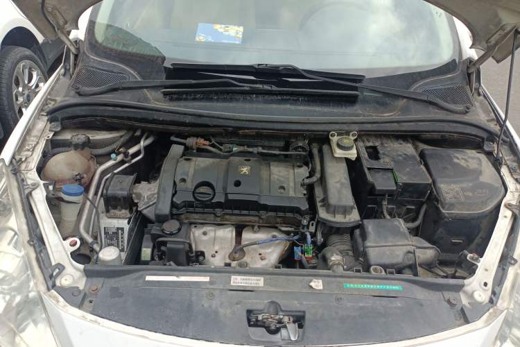 Used Peugeot 307 2010 Hatchback 1.6L Automatic Comfort Edition Engine Bay