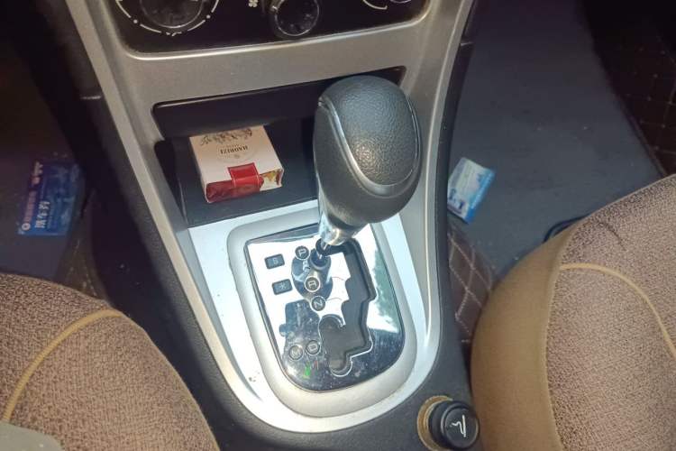 Used Peugeot 307 2010 Hatchback 1.6L Automatic Comfort Edition Gear Lever