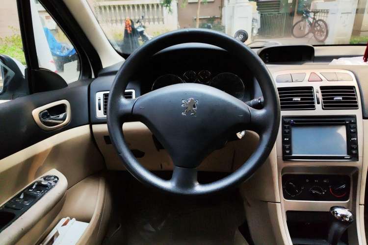 Used Peugeot 307 2010 Hatchback 1.6L Automatic Comfort Edition Steering Wheel