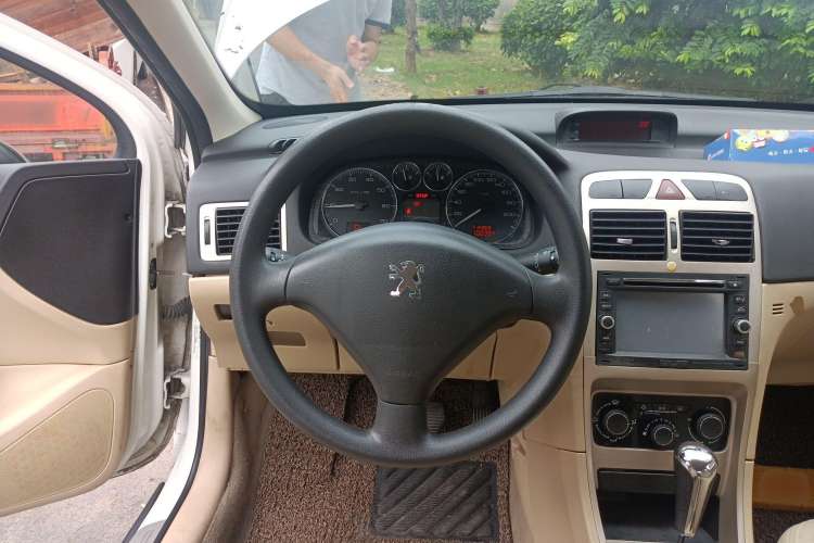 Used Peugeot 307 2010 Hatchback 1.6L Automatic Comfort Edition Steering Wheel