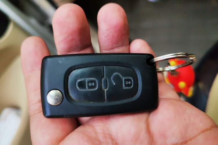 Used Peugeot 307 2010 Hatchback 1.6L Automatic Comfort Edition Vehicle Key