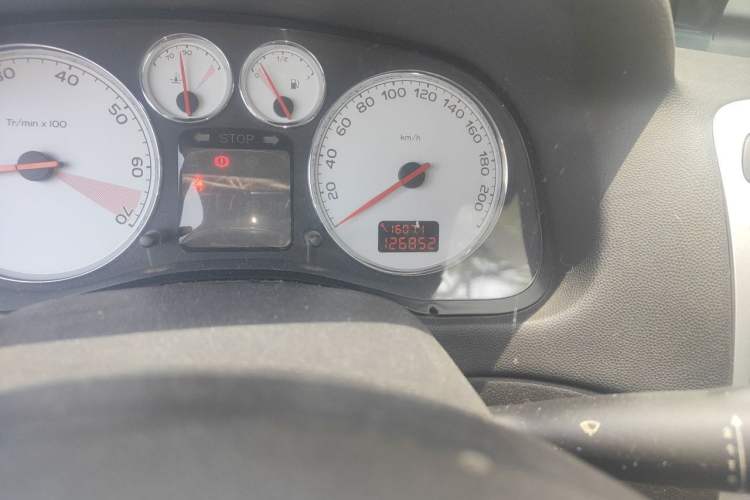 Used Peugeot 307 2011 1.6L Manual CROSS Odometer Close Up