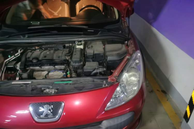 Used Peugeot 307 2011 1.6L Manual CROSS Engine Bay Left