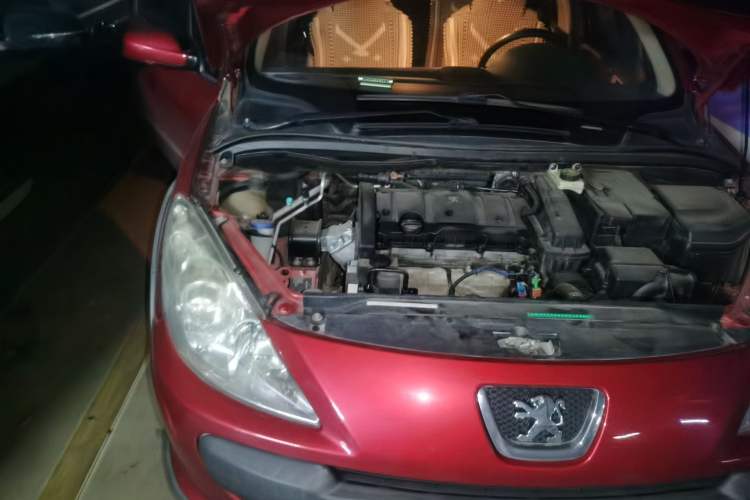 Used Peugeot 307 2011 1.6L Manual CROSS Engine Bay Right