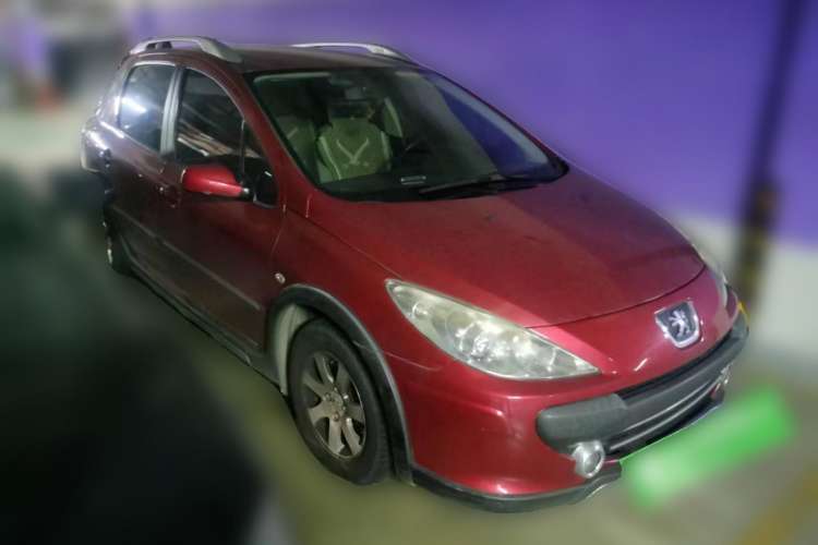 Used Peugeot 307 2011 1.6L Manual CROSS Front Right 45 Deg