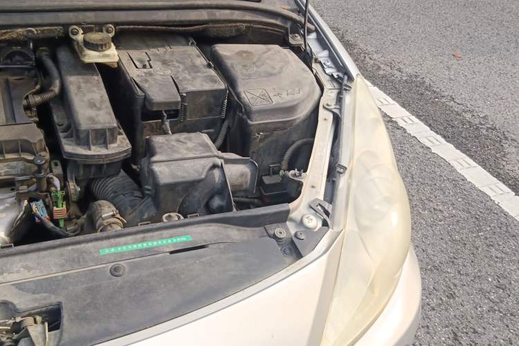 Used Peugeot 307 2011 1.6L Manual CROSS Engine Bay Left