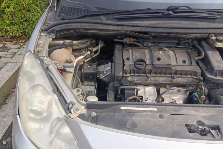 Used Peugeot 307 2011 1.6L Manual CROSS Engine Bay Right