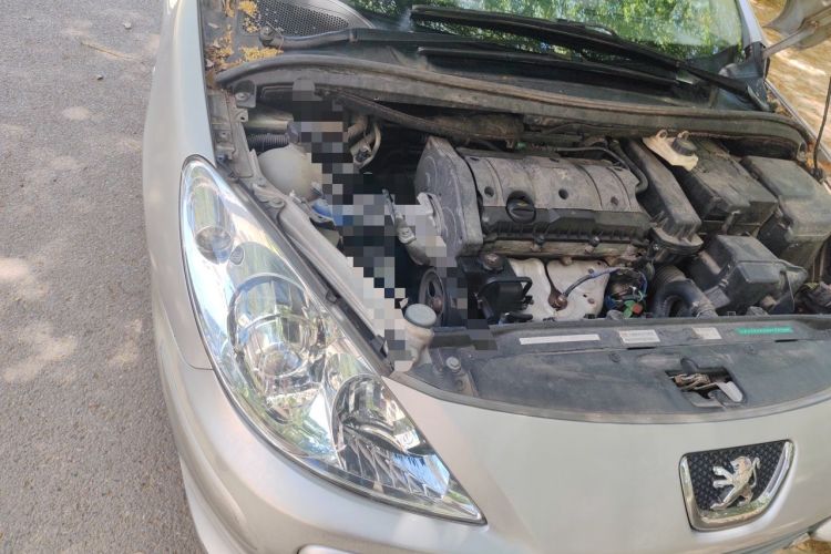 Used Peugeot 307 2011 1.6L Manual CROSS Engine Bay Right