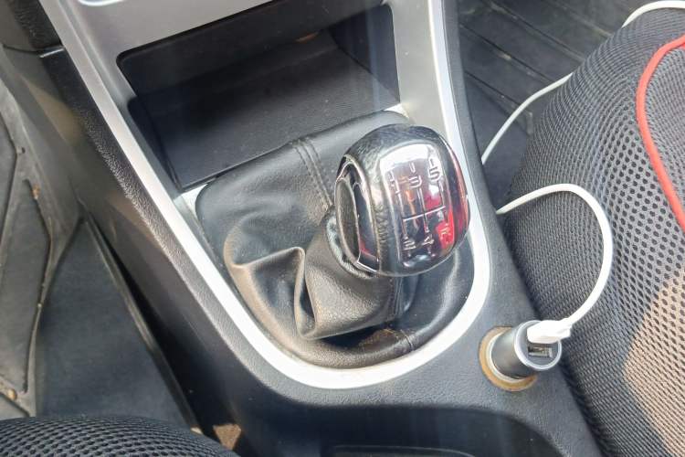 Used Peugeot 307 2011 1.6L Manual CROSS Gear Lever