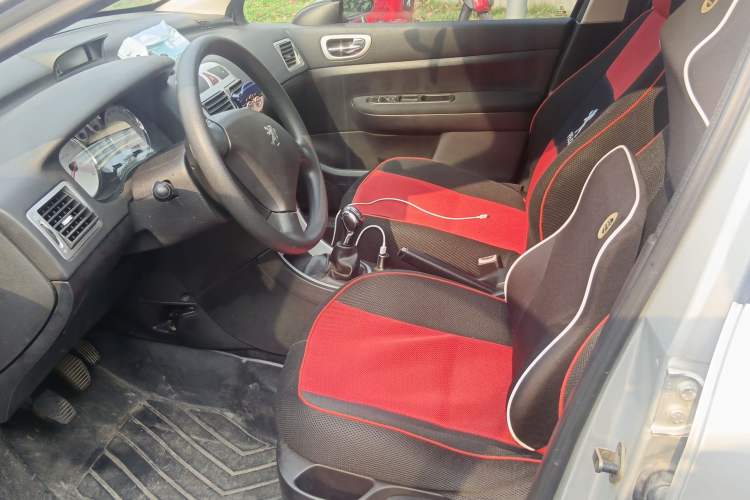 Used Peugeot 307 2011 1.6L Manual CROSS Left Front Seat
