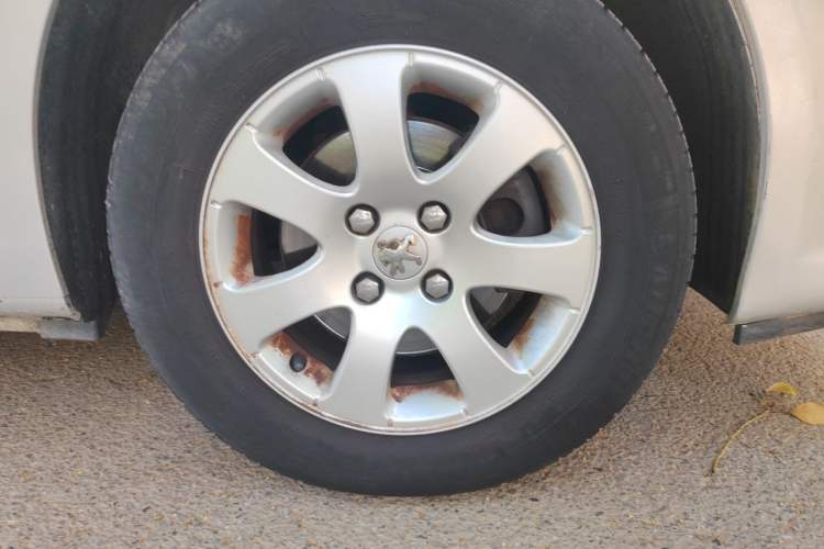 Used Peugeot 307 2011 1.6L Manual CROSS Right Front Wheel Hub