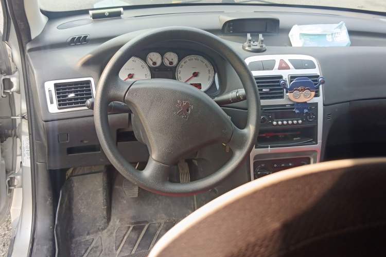 Used Peugeot 307 2011 1.6L Manual CROSS Steering Wheel