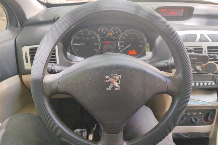 Used Peugeot 307 2011 1.6L Manual CROSS Steering Wheel